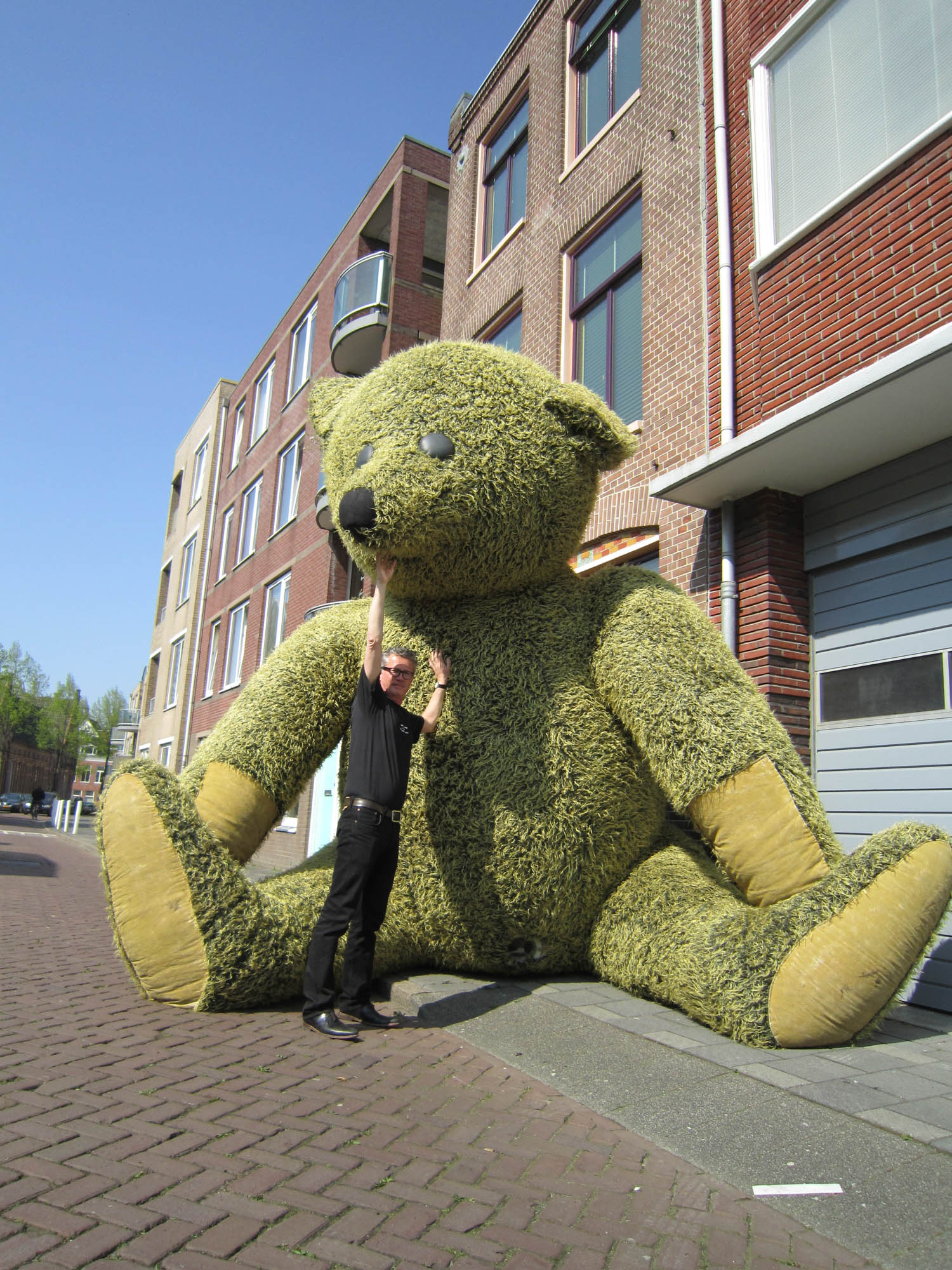 Voorstelling Jong & onschuldig, NNT 2005